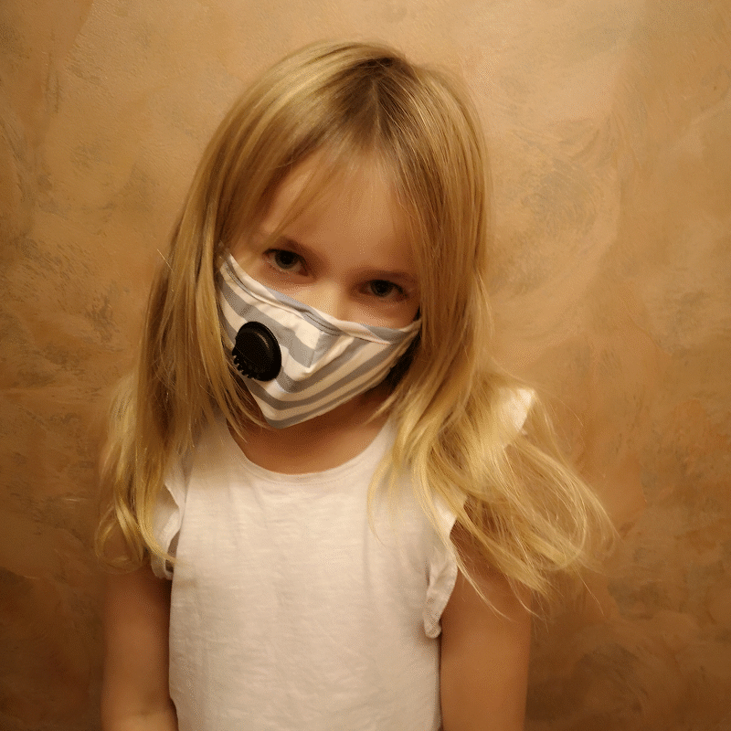 Supalabs korduvkasutatav mask lastele. Stiilne disain, korduvkasutatav, pestav ja vahetatava filtriga.